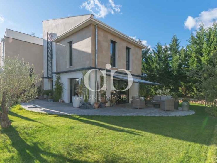 Coup de cœur garanti<div class="wpsight-featured-title-after"><div style="border-color:#f5f49f" class="wpsight-featured"><span style="background-color:#f5f49f;color:#444">NOUVEAU</span></div></div>