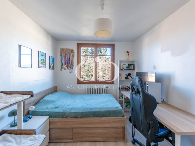AUBAGNE : Appartement dans le centre vue Garlaban - Chambre - Astone Immobilier