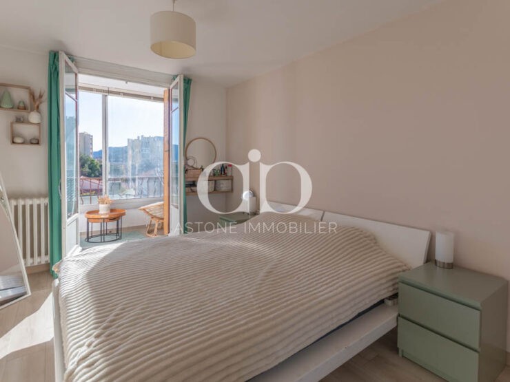 AUBAGNE : Appartement dans le centre vue Garlaban - Chambre - Astone Immobilier