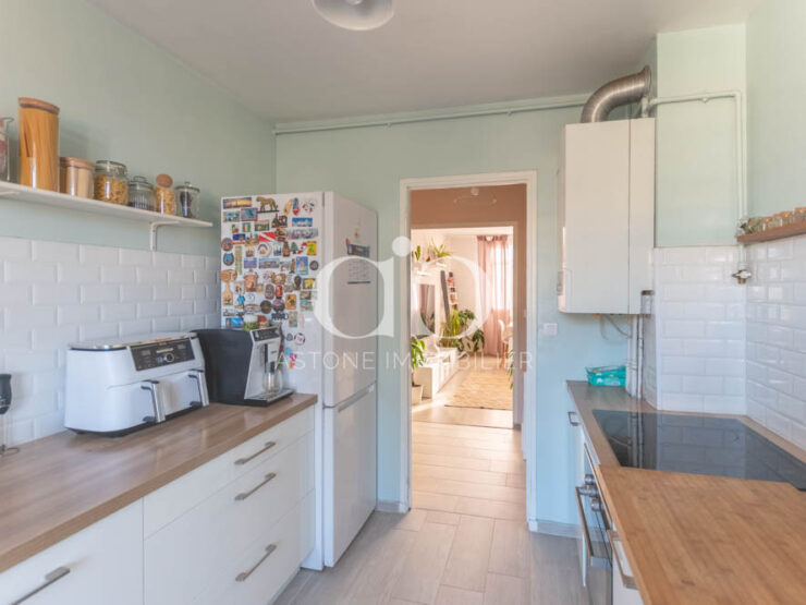 AUBAGNE : Appartement dans le centre vue Garlaban - Cuisine - Astone Immobilier