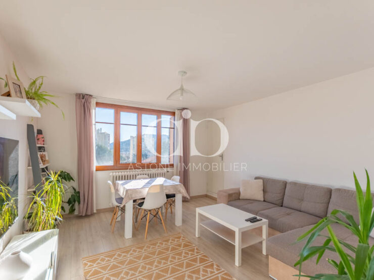AUBAGNE : Appartement dans le centre vue Garlaban - Living - Astone Immobilier