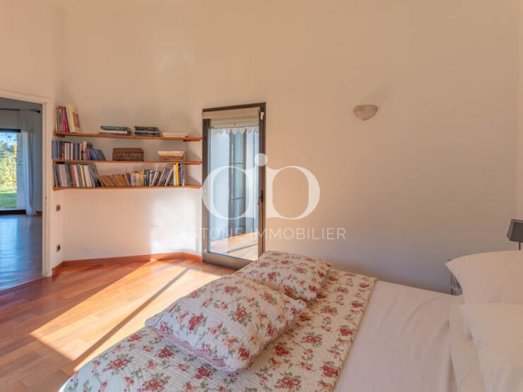 CASSIS : Demeure familiale, vue Couronne de Charlemagne - Chambre - Astone Immobilier