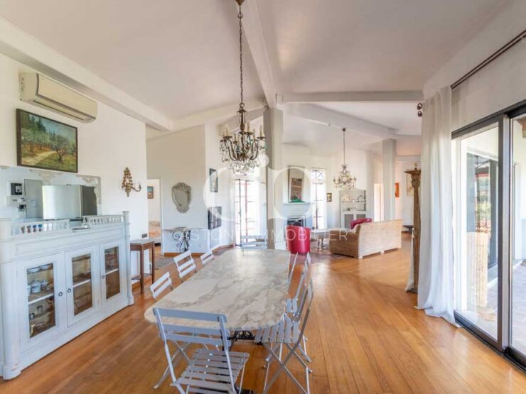 CASSIS : Demeure familiale, vue Couronne de Charlemagne - Salle A Manger - Astone Immobilier