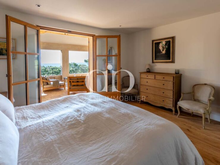 PRESQU'ILE CASSIS : Bastide vue mer - Chambre - Astone Immobilier
