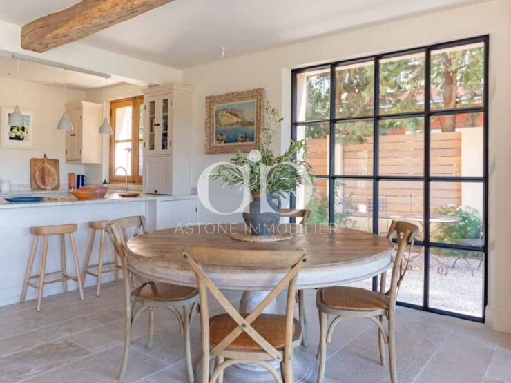 PRESQU'ILE CASSIS : Bastide vue mer - Cuisine - Astone Immobilier