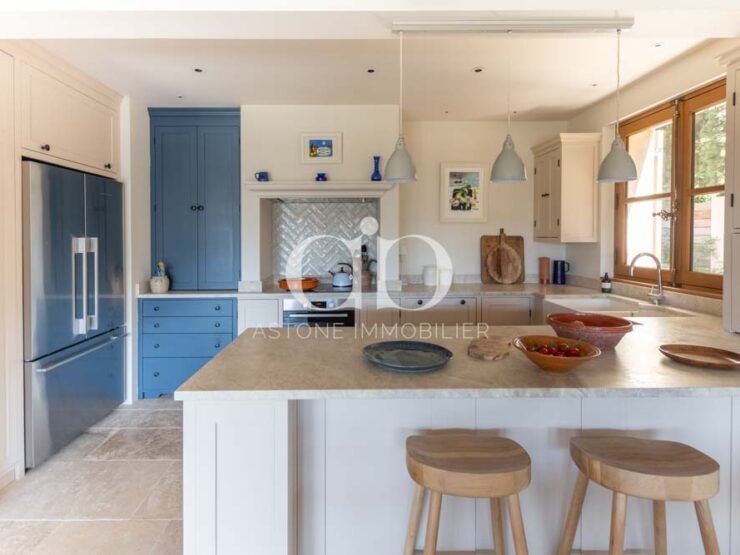 PRESQU'ILE CASSIS : Bastide vue mer - Cuisine - Astone Immobilier
