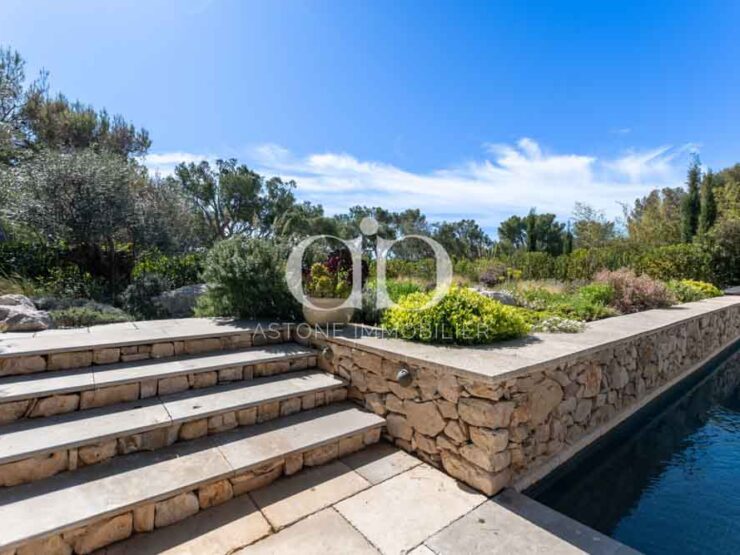 PRESQU'ILE CASSIS : Bastide vue mer - Piscine - Astone Immobilier