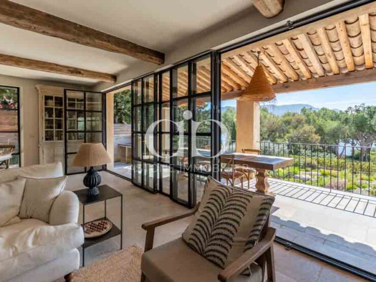 PRESQU'ILE CASSIS : Bastide vue mer - Salon - Astone Immobilier