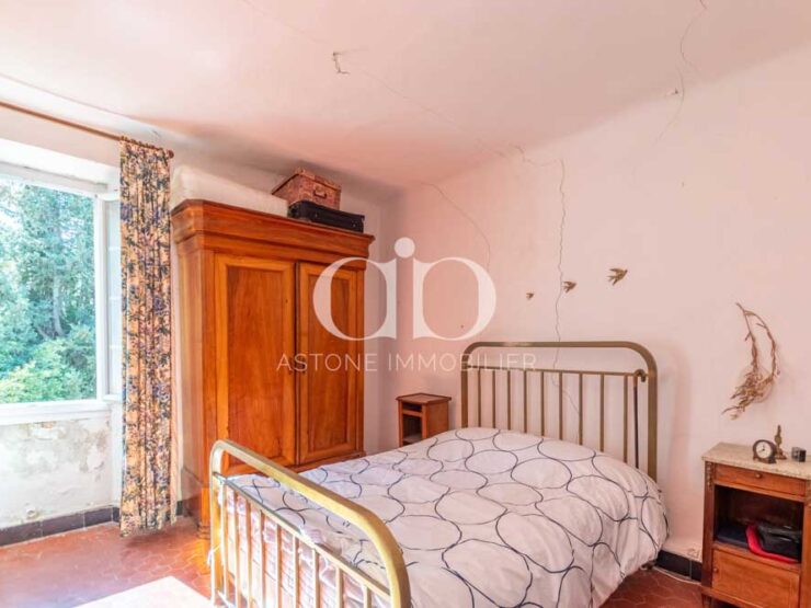 ROQUEVAIRE : Demeure ancienne Provençale - Chambre - Astone Immobilier