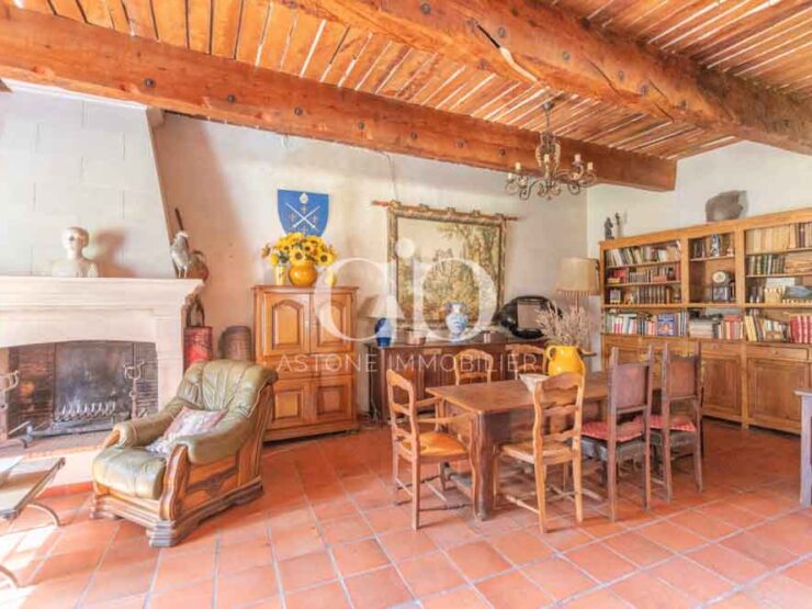 ROQUEVAIRE : Demeure ancienne Provençale - Salle A Manger - Astone Immobilier