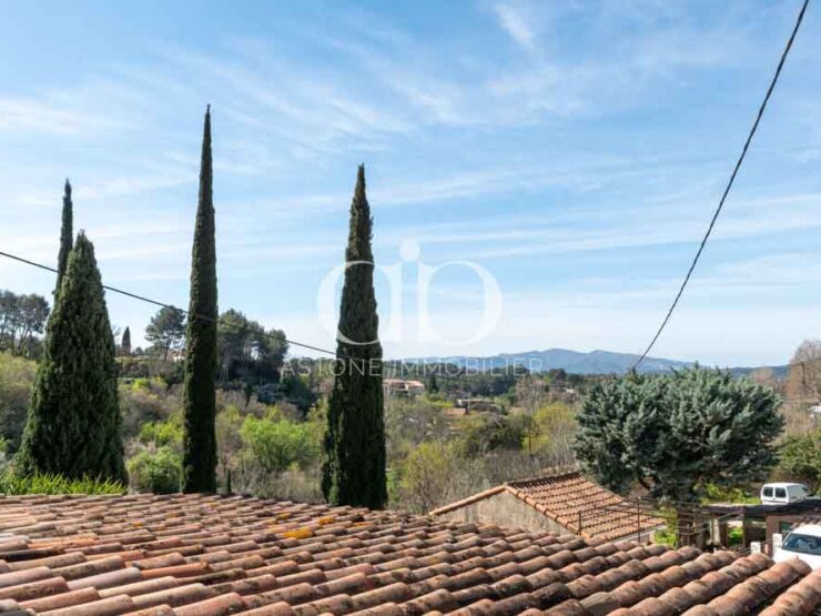 ROQUEVAIRE : Demeure ancienne Provençale - Vue - Astone Immobilier