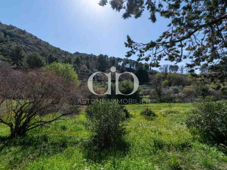 ROQUEVAIRE : Demeure ancienne Provençale - Vue Campagne - Astone Immobilier