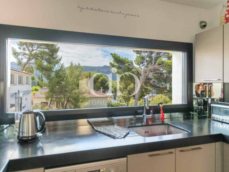 CASSIS: Villa vue mer - Cuisine - Astone Immobilier