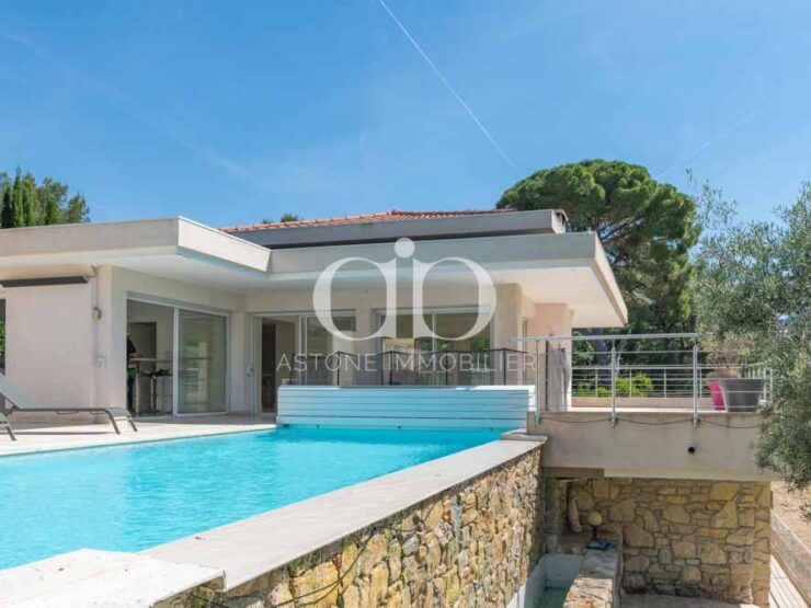CASSIS: Villa moderne dans les vignes - Piscine - Astone Immobilier