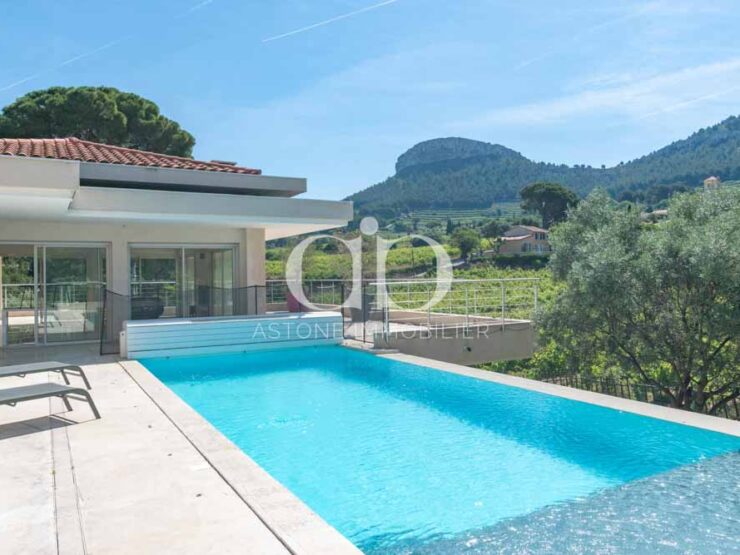 CASSIS: Villa moderne dans les vignes - Piscine - Astone Immobilier