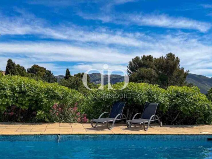 MARSEILLE: Domaine avec vue panoramique sur la baie - Piscine - Astone Immobilier