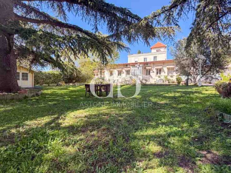 PLAN - DE - CUQUES : Vaste propriété 500m2 - Jardin - Astone Immobilier
