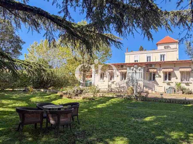 PLAN - DE - CUQUES : Vaste propriété 500m2 - Jardin - Astone Immobilier