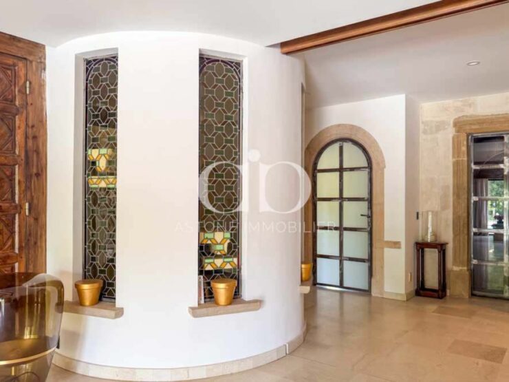 SAINT - MAXIMIM : Propriété - Entree - Astone Immobilier
