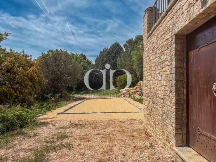 SAINT - MAXIMIM : Propriété - Terrain De Petanque - Astone Immobilier