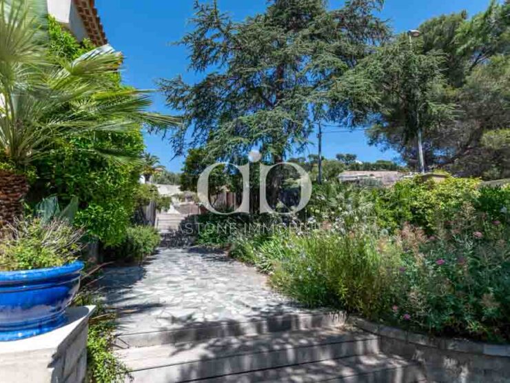 CASSIS : Propriété d'exception - Acces Pieton - Astone Immobilier