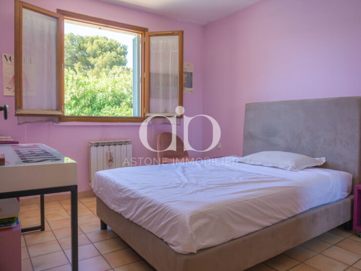 LAMBESC : Villa de plain - pied quartier Saint Louis - Chambre - Astone Immobilier