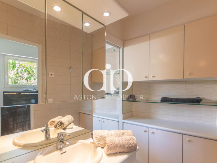 CASSIS : Superbe villa moderne - Salle De Bain - 204 - Astone Immobilier