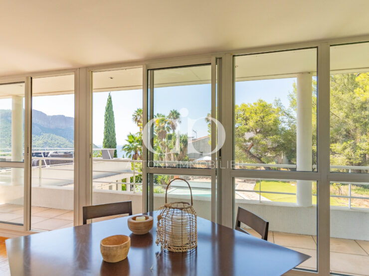 CASSIS : Superbe villa moderne - Salle A Manger - Astone Immobilier