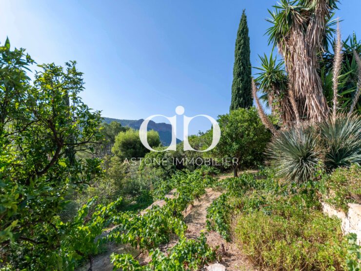 CASSIS : Superbe villa moderne - Vue Cap Canaille - Astone Immobilier
