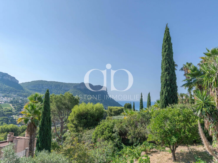 CASSIS : Superbe villa moderne - Vue Cap Canaille - Astone Immobilier